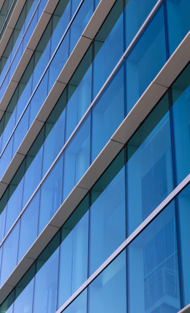 fachada de vidro em Jundiaí